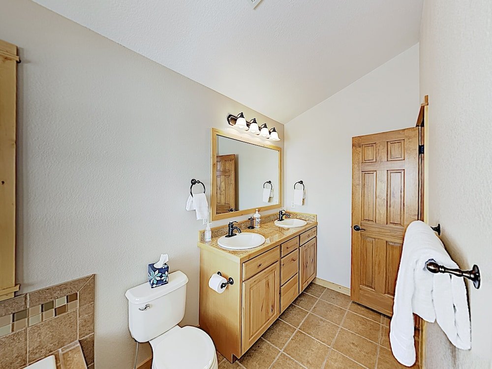 Фото Choice Mountain-view New-build W Private Garage 3 Bedroom Home