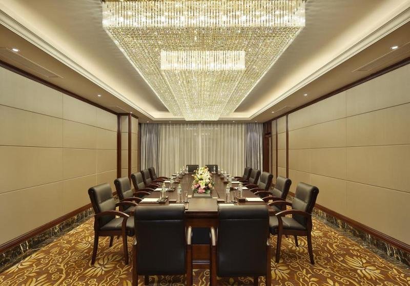 Фото Howard Johnson Zunyue Hotel Chengdu