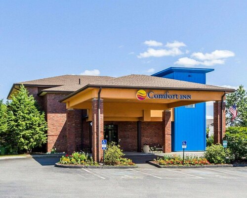 Внешний вид отеля Comfort Inn Ellsworth - Bar Harbor в Элсворте, фото 1