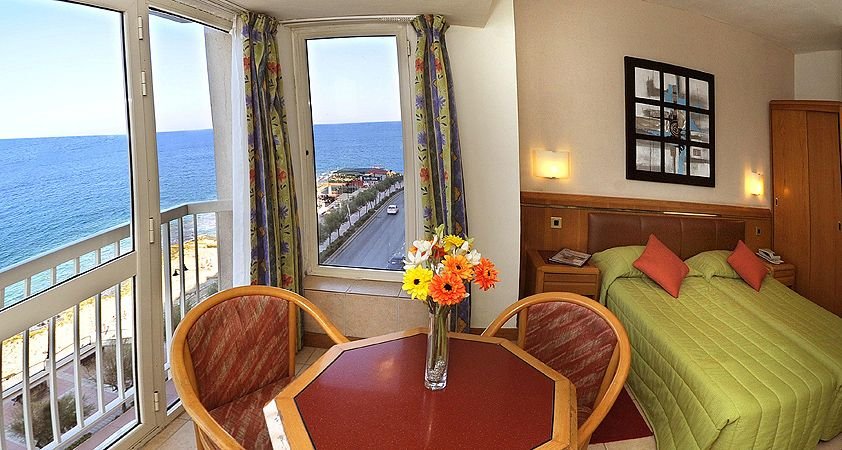 Фото Diplomat Hotel