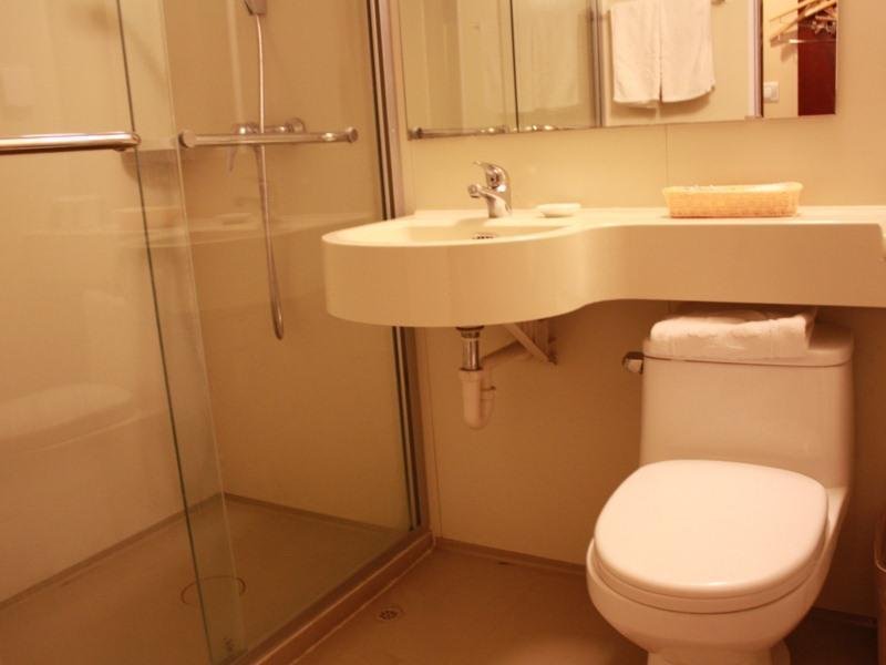 Фото GreenTree Inn ShanDong QingDao Railway Station East Square PiChaiYuan Express Hotel