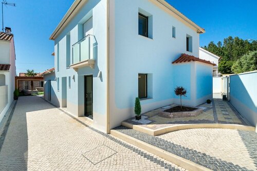 Гостиница Hideaway Luxury Family Villa в Синтре