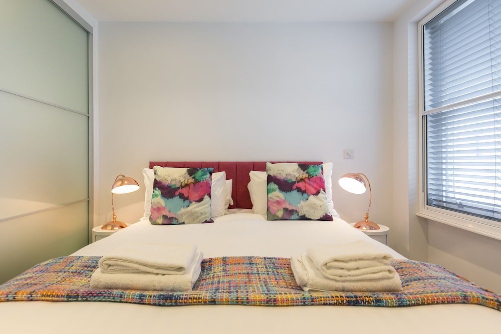 Фото Urban Chic - Rathbone