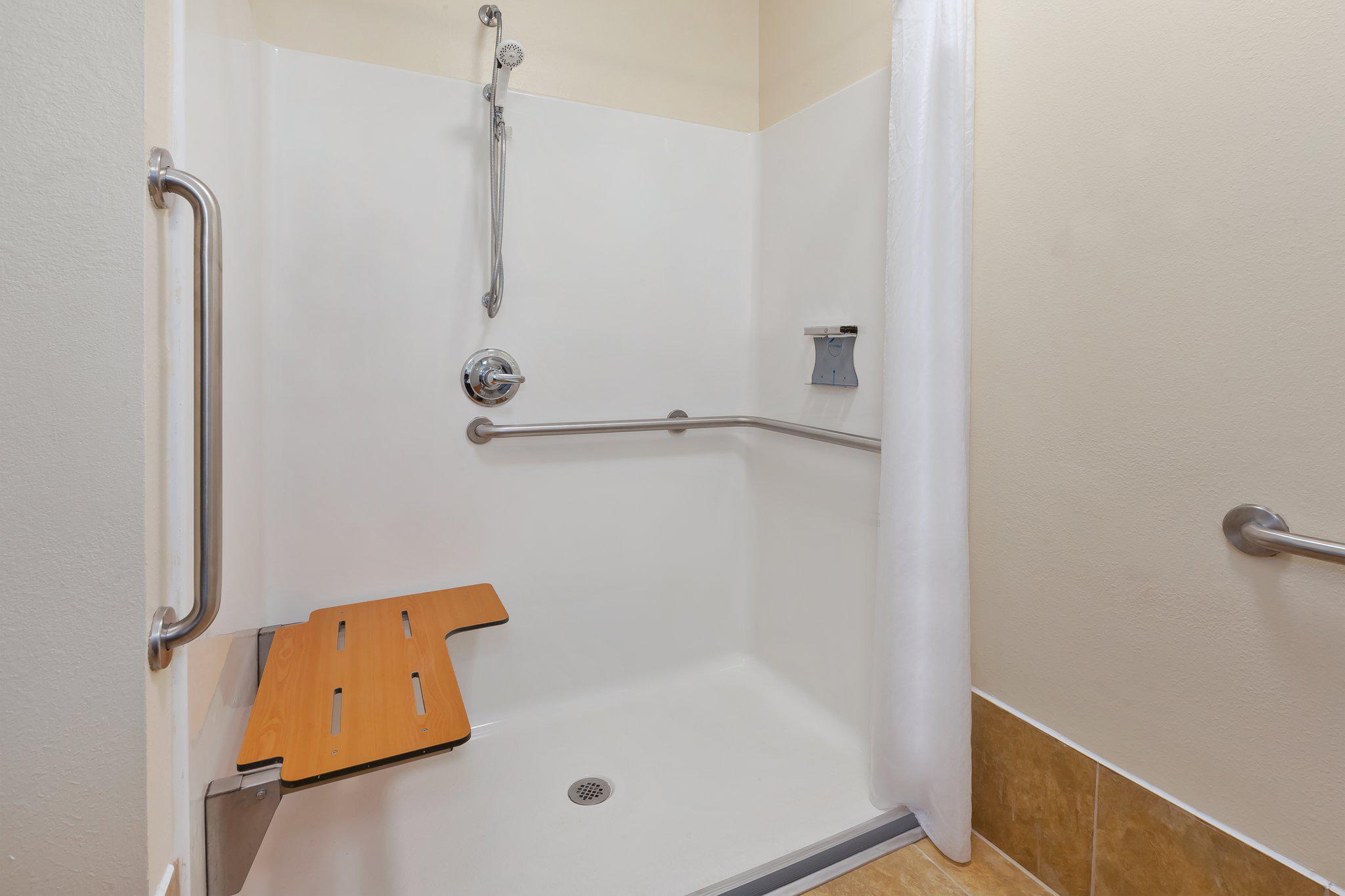 Фото Candlewood Suites Washington North, an Ihg Hotel