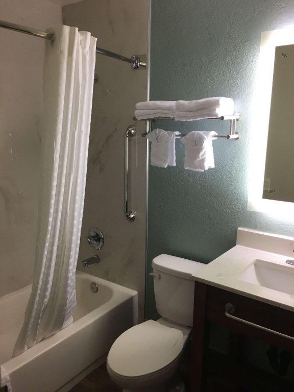 Фото Best Western Carlsbad by the Sea