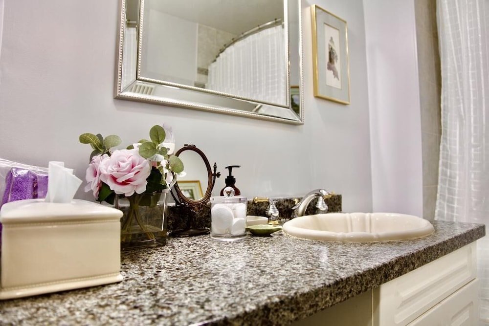 Фото Charlotte's Rose Inn