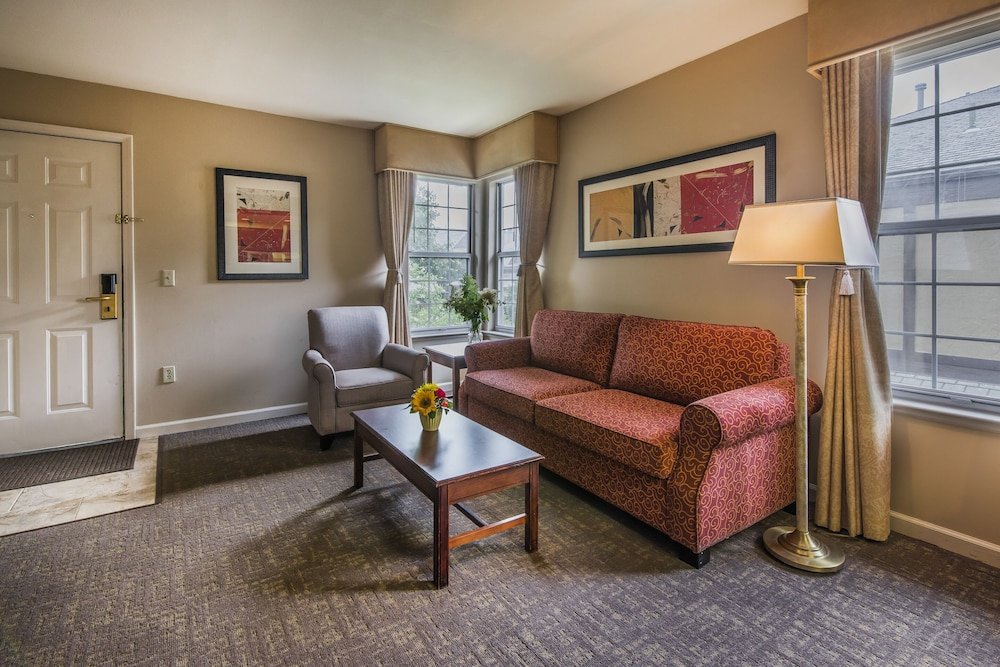 Фото Cloverleaf Suites Columbus - Dublin