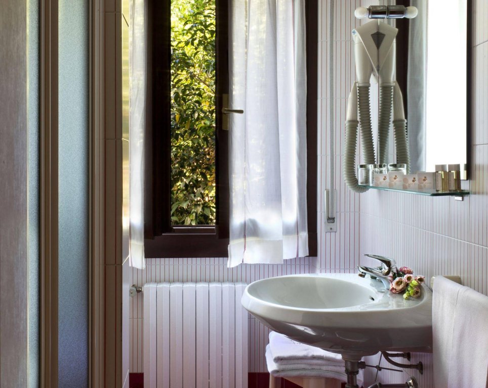 Фото Hotel Désirée