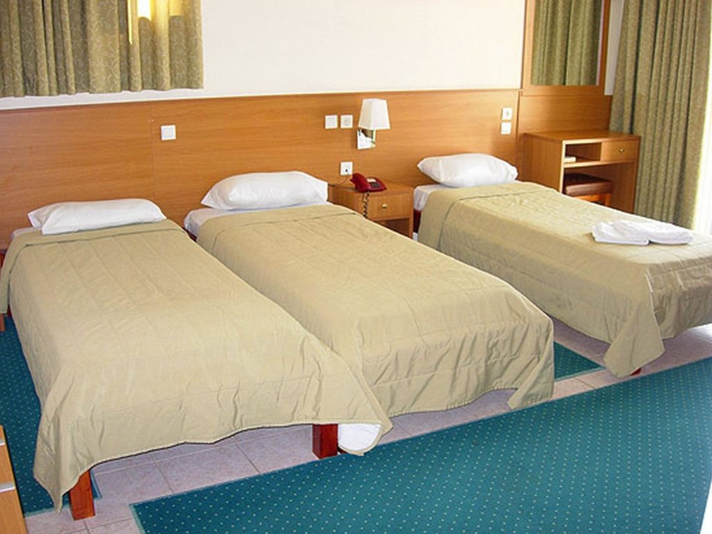 Фото Hotel Flisvos