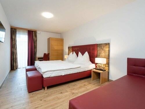 Апартаменты Lake View Apartment in Zell am See With Sauna в Цель-ам-Зе