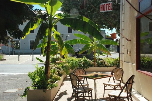 Гостиница Hotel Cafe de la Gare в Либурне