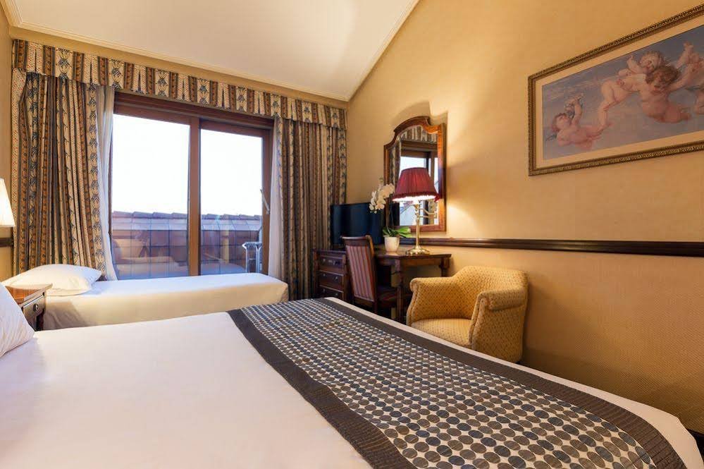 Фото Exe Reina Isabel