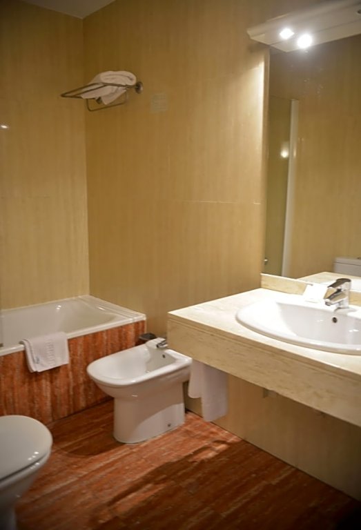 Фото Hotel Velilla