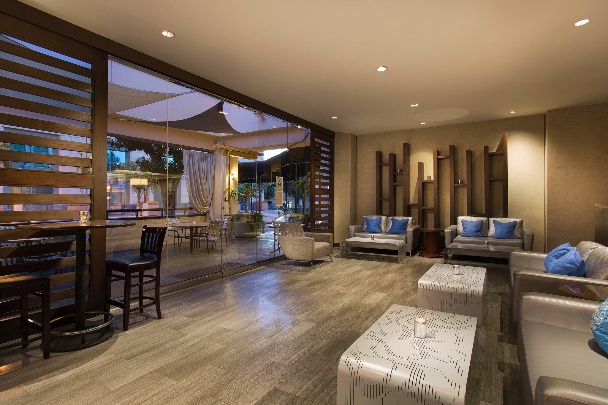 Фото Crowne Plaza Los Angeles Harbor Hotel, an Ihg Hotel