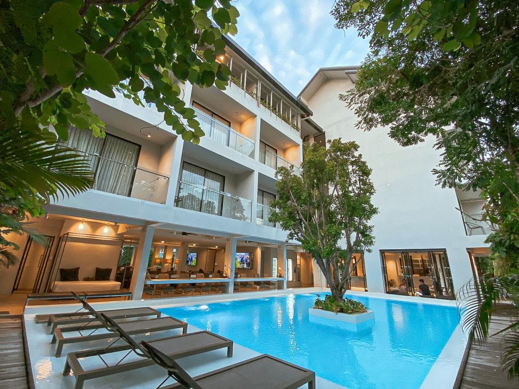 Фото отеля 1