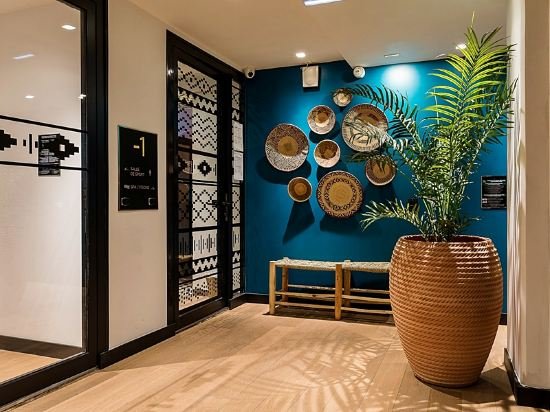 Фото Laz' Hotel SPA Urbain Paris