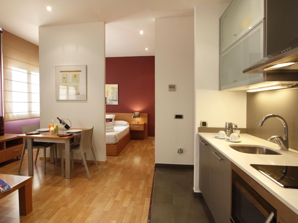 Фото Fisa Rentals Ramblas Apartments