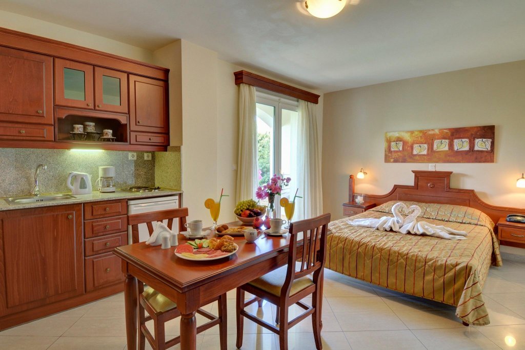 Фото Zeus Village Resort - Adults Only