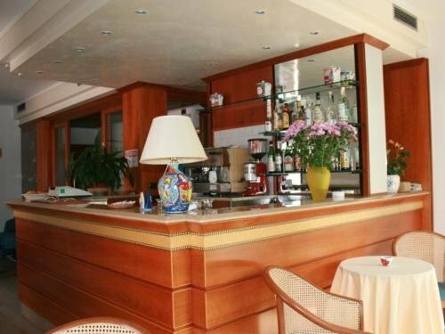 Внешний вид отеля Hotel Virginia в Гарде, фото 2