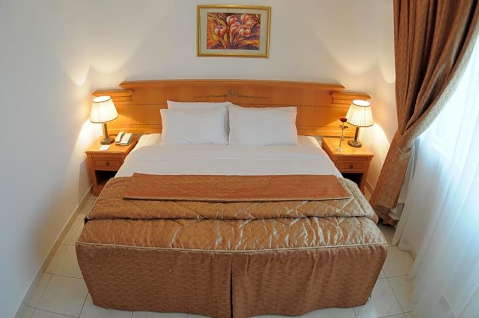 Фото Ramee Rose Hotel Apartments