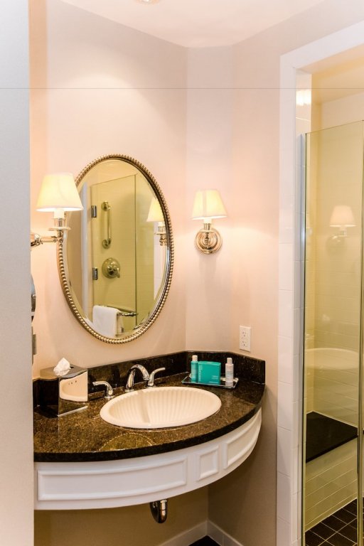 Фото Danfords Hotel and Marina