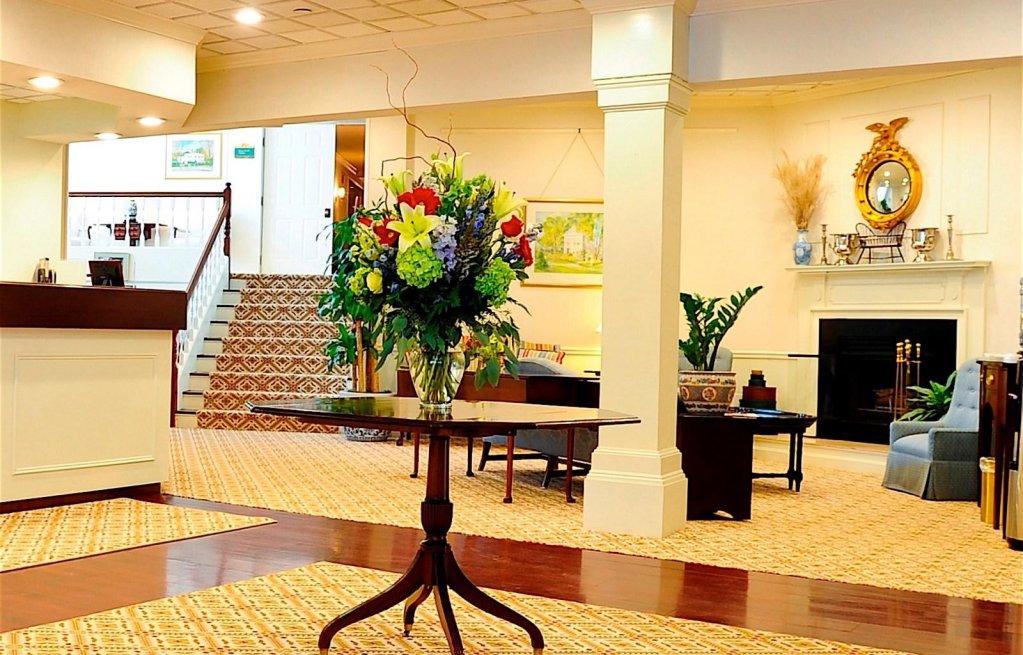 Фото The Farmington Inn & Suites