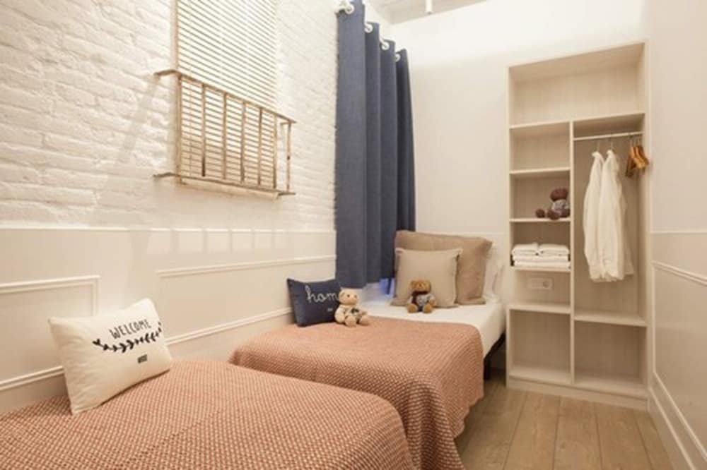 Фото Enjoybcn Colon Apartments