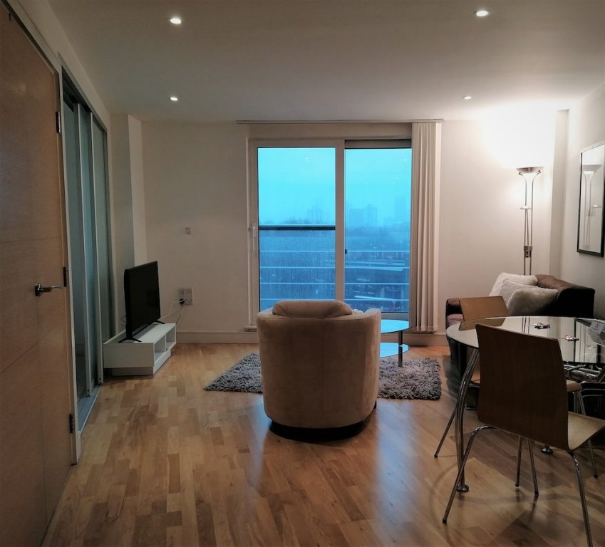 Фото Still Life Vauxhall