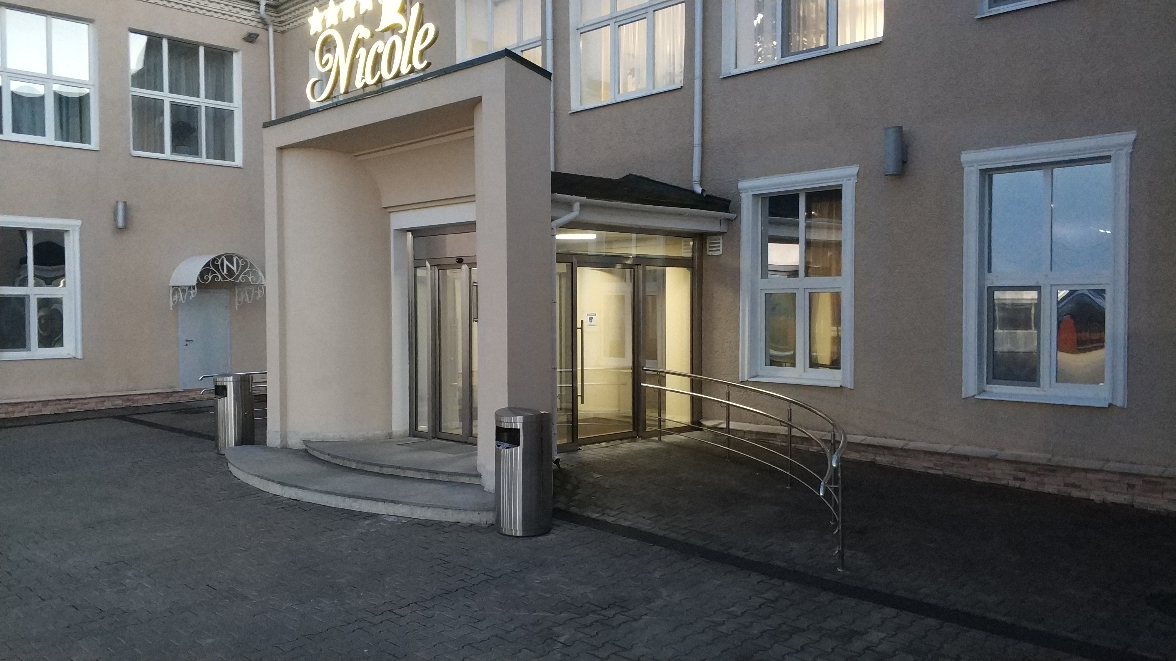 Фото Николь