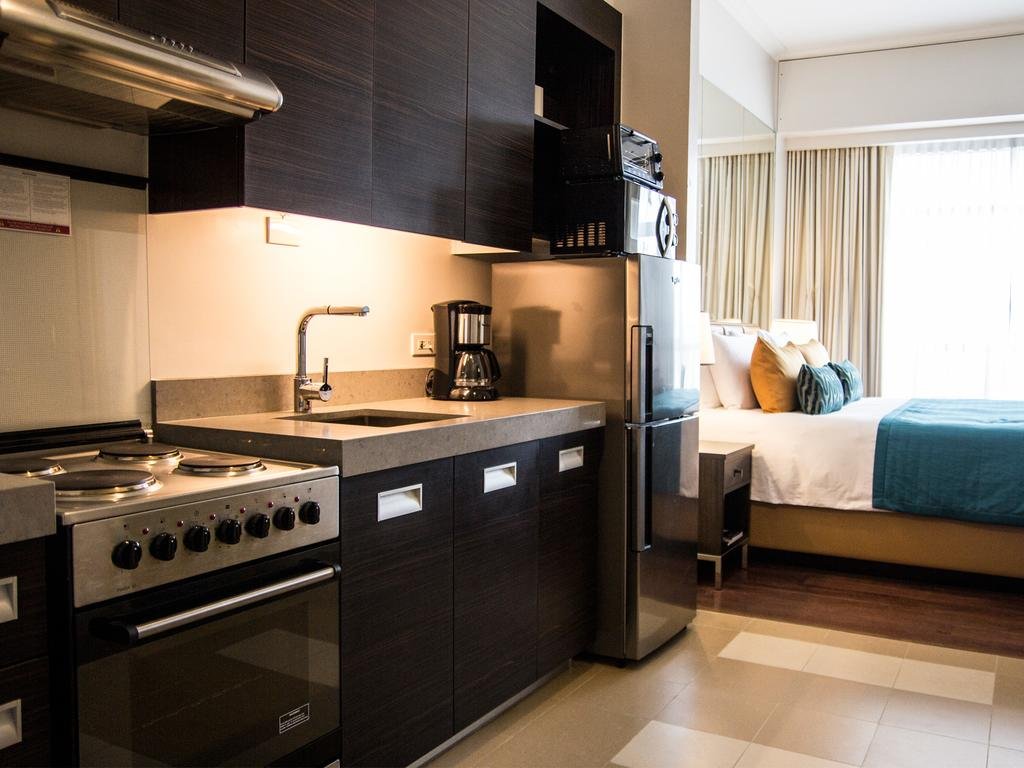 Фото Aruga Apartments by Rockwell Makati