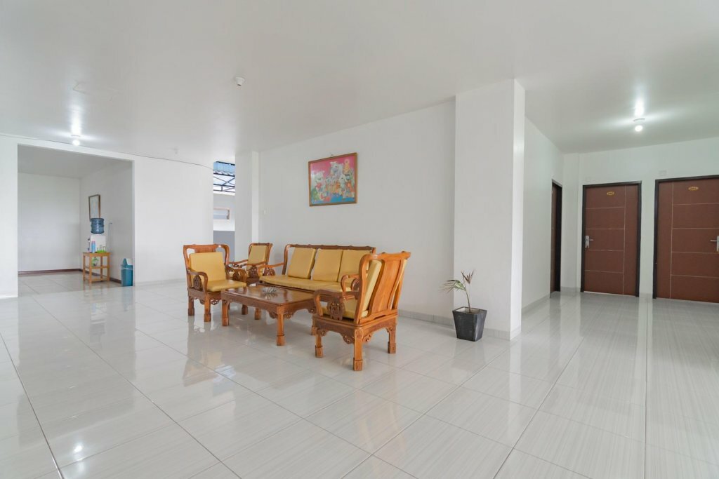 Hotel RedDoorz near Mall Ramayana Rapak Balikpapan, Balikpapan, photo