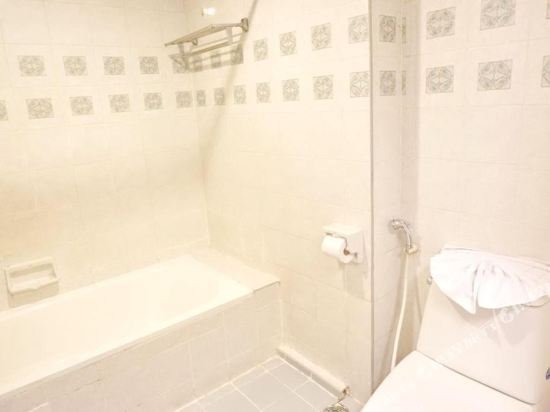 Фото Bay Hotel Srinakarin