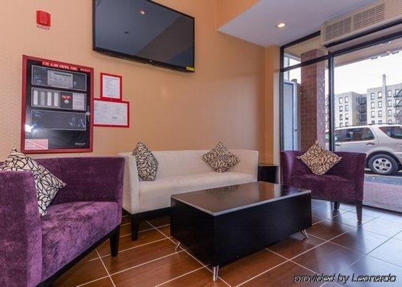 Фото Rodeway Inn Bronx Zoo