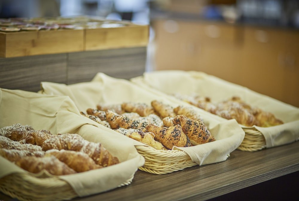 Фото IH Hotels Milano Lorenteggio