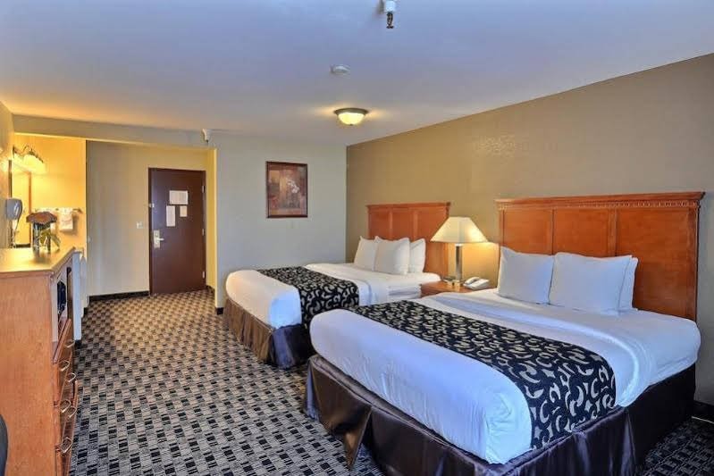 Фото Clarion Inn Renton - Seattle