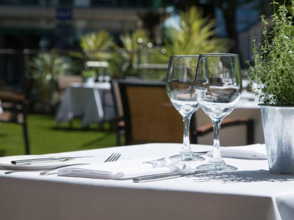 Фото Clayton Hotel Chiswick