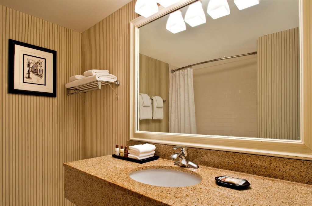 Фото Four Points by Sheraton Richmond