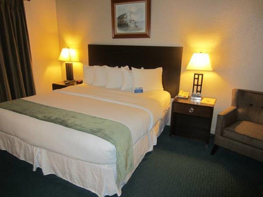 Фото Cannery Row Inn