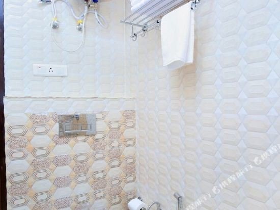 Фото Oyo 19716 Hotel Shanay