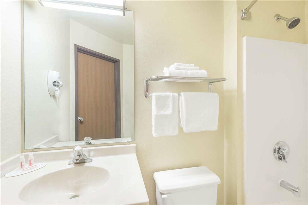 Hotel Super 8 Louisa, Commonwealth of Kentucky, photo