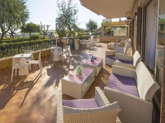 Фото Hotel Touring Misano Adriatico