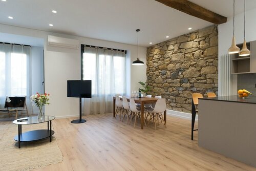 Жильё посуточно 001 Cantabric Plaza, Near La Zurriola Beach - Apartment for 8 People in San Sebastián