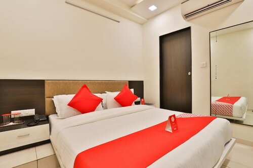 Oyo 13033 Hotel Raadhe