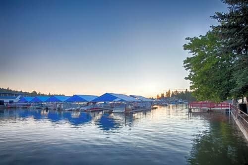 Гостиница Red Lion Hotel Templin's on the River