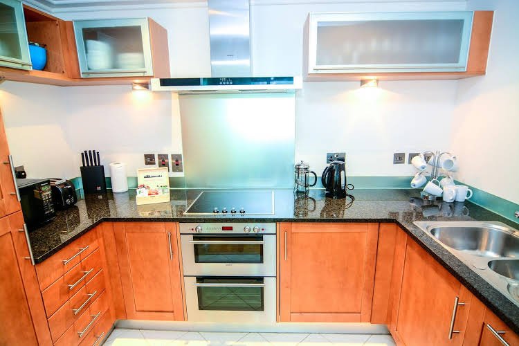 Фото Canary Wharf Waterfront Apartments