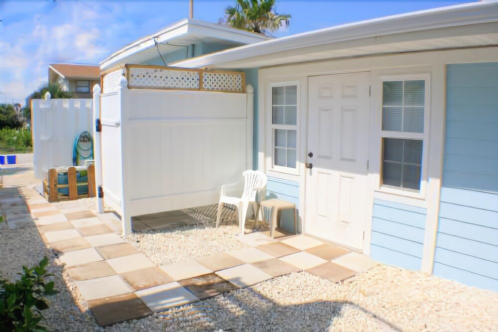 Фото Two Palms № 16831 1 Bedroom 1 Bathroom Cottage