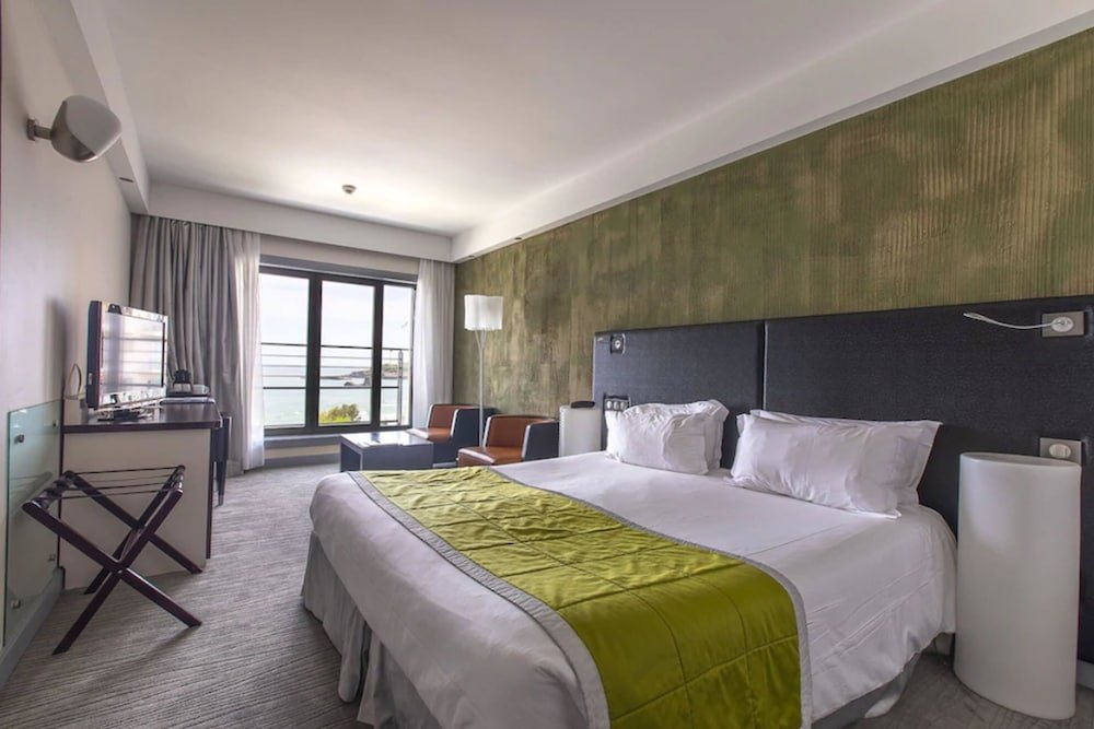 Фото Hotel Le Café de Paris