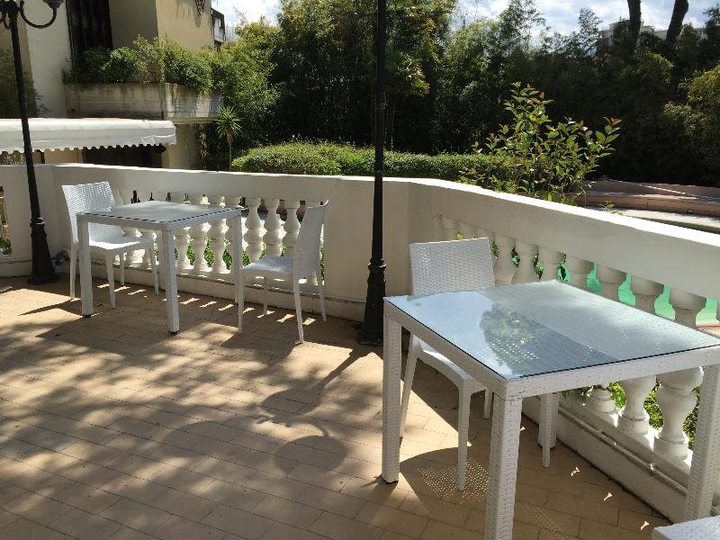 Фото Hotel De la Ville