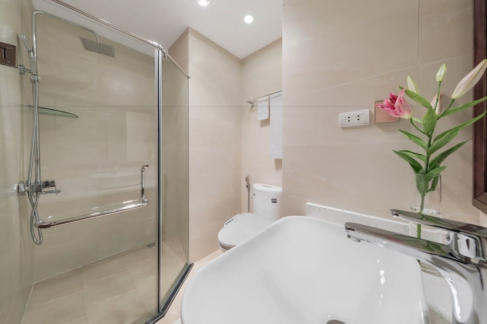 Фото Granda West Lake Apartment