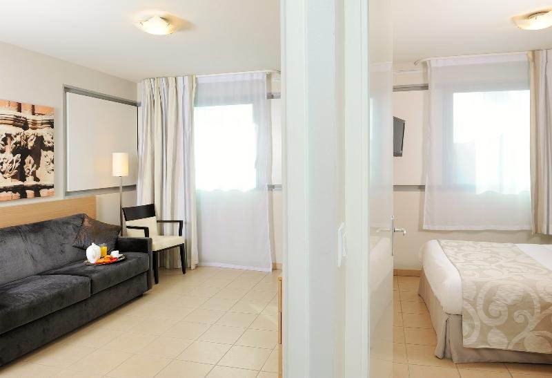 Фото Residhome Toulouse Occitania